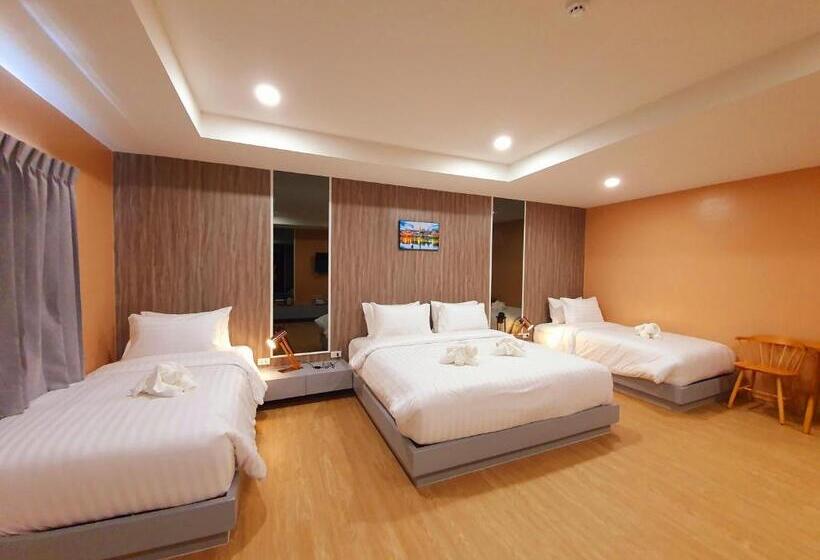 اتاق استاندارد چهار تخته, Usabai Riverside Boutique