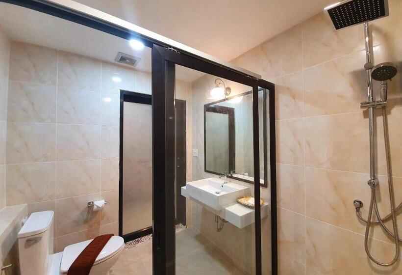 اتاق سوپریور خانوادگی, Usabai Riverside Boutique