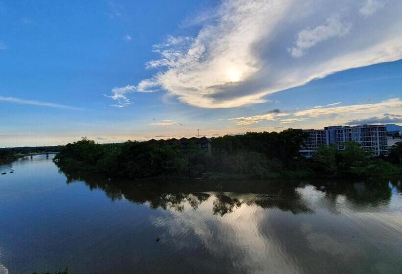اتاق لوکس با بالکن, Usabai Riverside Boutique