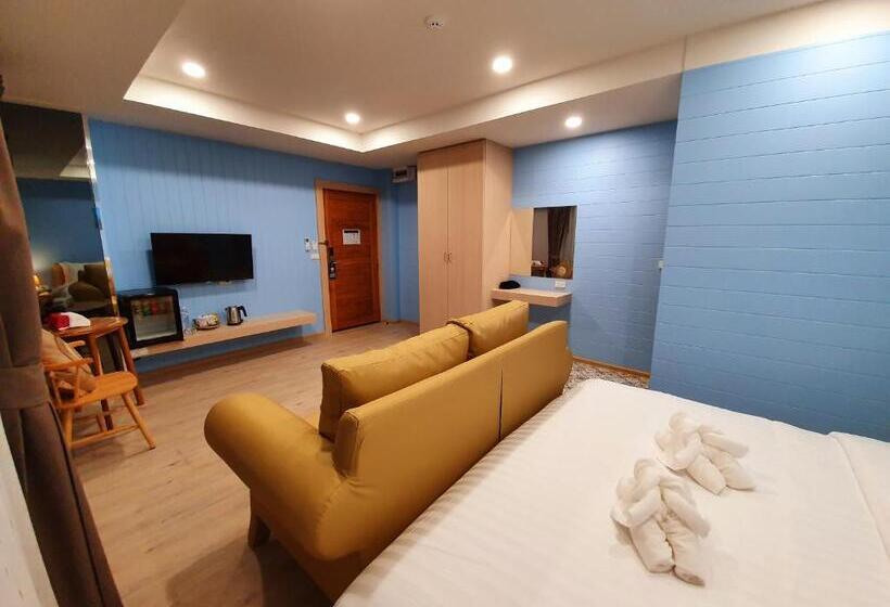 اتاق لوکس با بالکن, Usabai Riverside Boutique