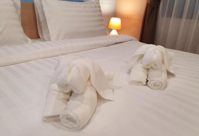 اتاق لوکس با بالکن, Usabai Riverside Boutique