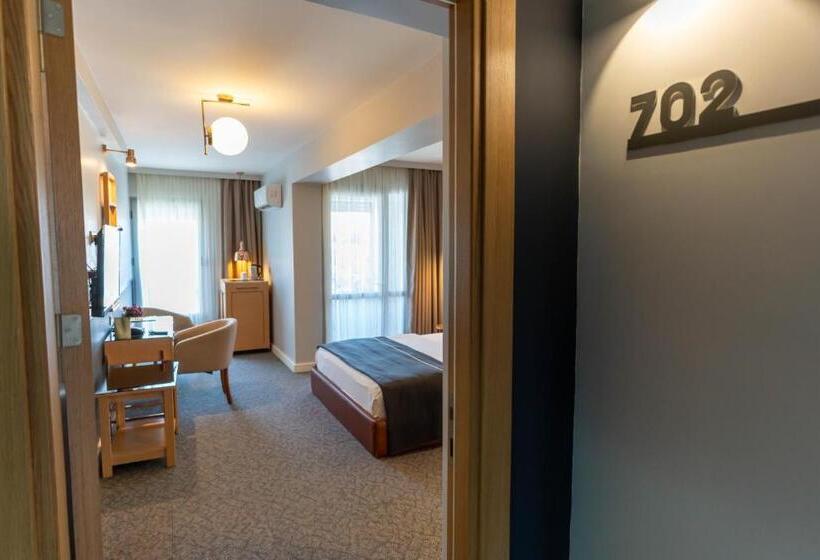 디럭스 룸, Viva La Vita