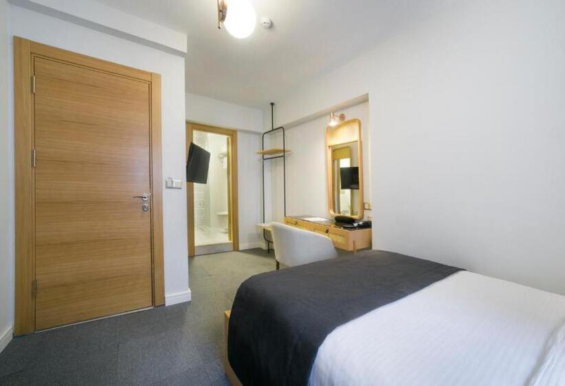 이코노미 룸, Viva La Vita