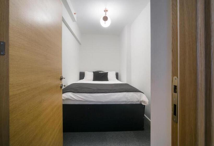 이코노미 룸, Viva La Vita