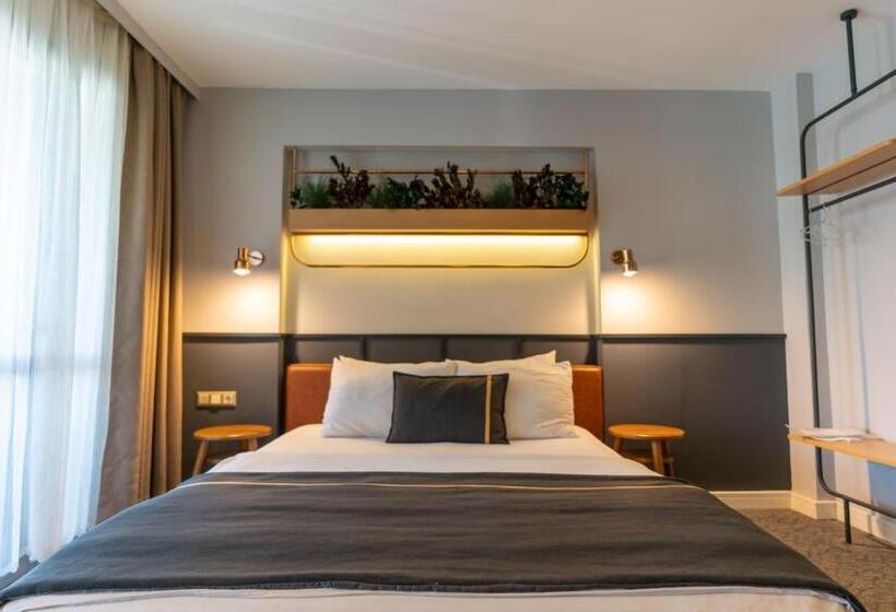 디럭스 룸, Viva La Vita