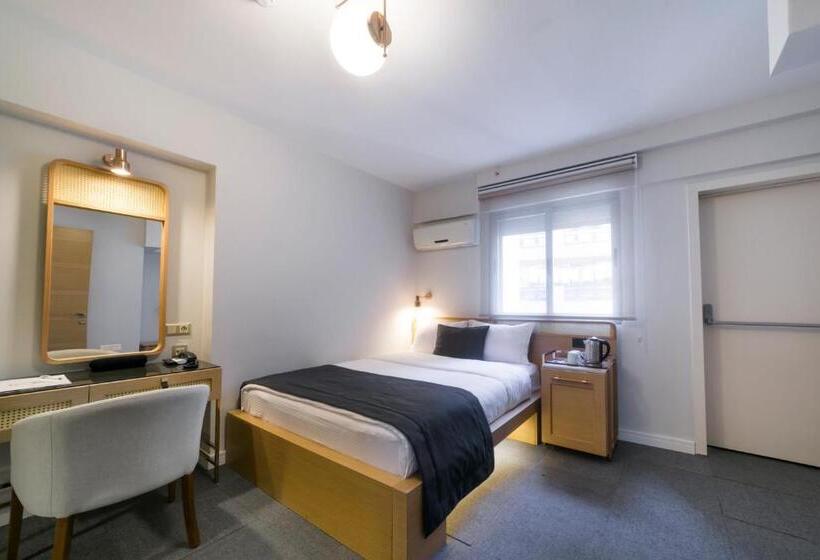 이코노미 룸, Viva La Vita