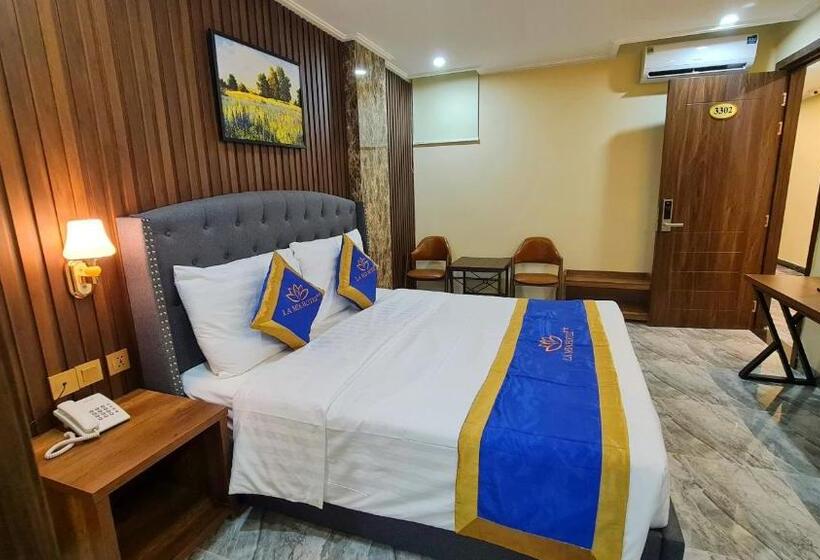 اتاق لوکس, La Mia Lakeview