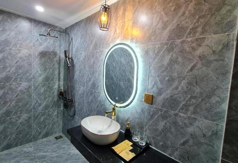 اتاق لوکس, La Mia Lakeview