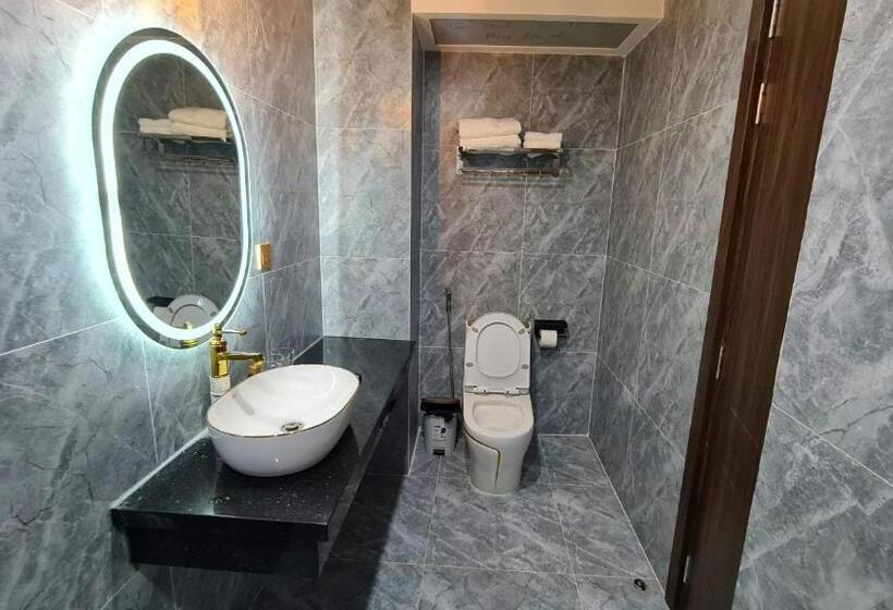 اتاق لوکس, La Mia Lakeview