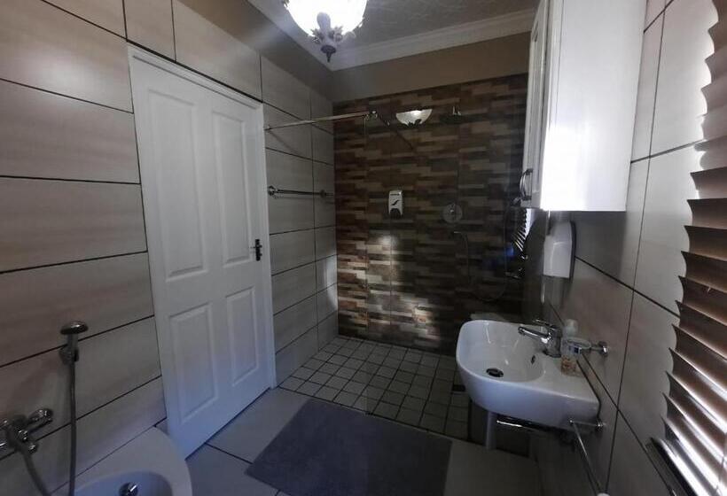 اتاق لوکس خانوادگی, Alucarni Guest House With Solar Energy