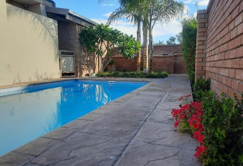 اتاق لوکس خانوادگی, Alucarni Guest House With Solar Energy