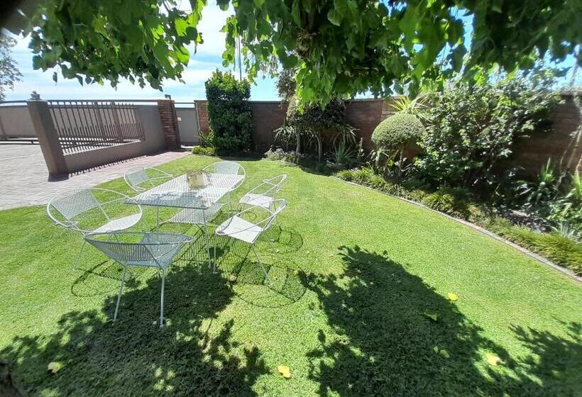 اتاق لوکس خانوادگی, Alucarni Guest House With Solar Energy