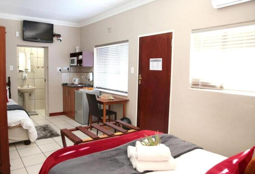 اتاق خانوادگی, Alucarni Guest House With Solar Energy