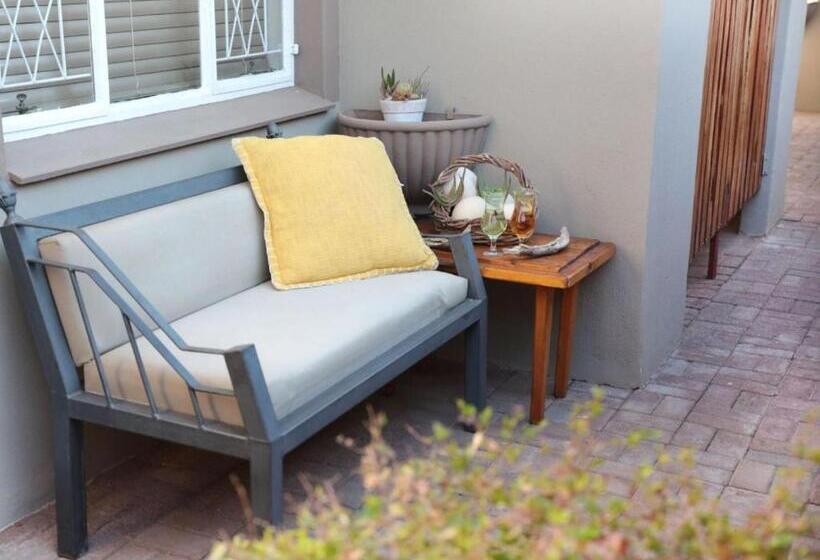 اتاق خانوادگی, Alucarni Guest House With Solar Energy