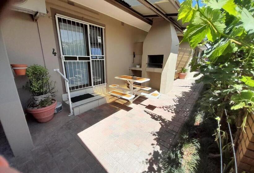 اتاق لوکس خانوادگی, Alucarni Guest House With Solar Energy