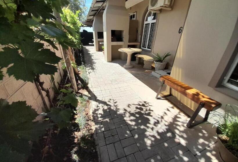 اتاق لوکس خانوادگی, Alucarni Guest House With Solar Energy