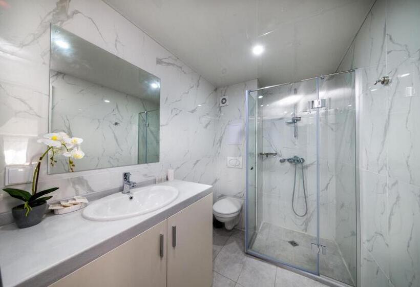 غرفة قياسية ثلاثية, Boutique Guest Houseruvan