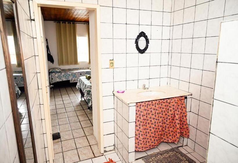 جناح عائلي, Hostel Mineiros