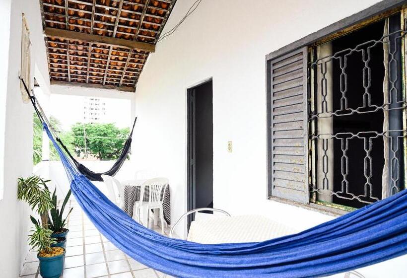 جناح عائلي, Hostel Mineiros