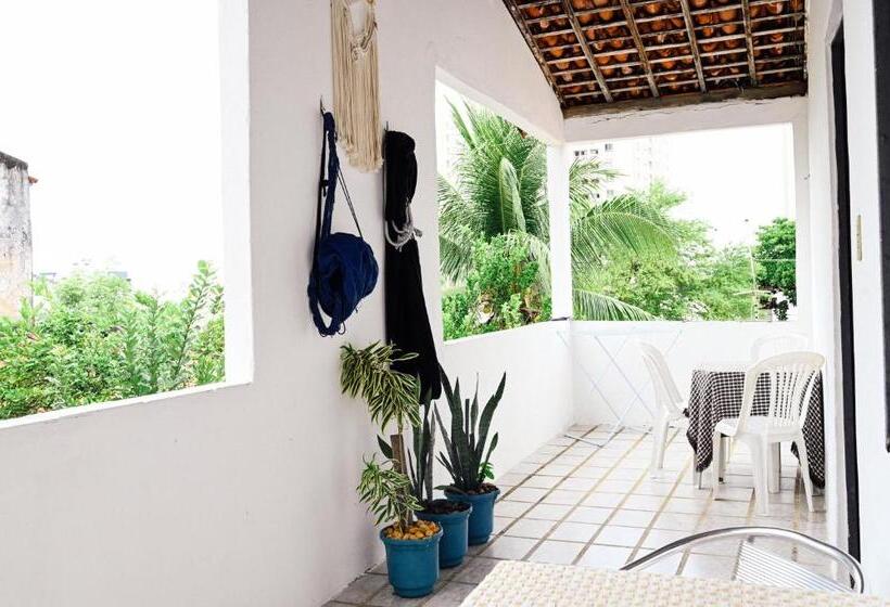 جناح, Hostel Mineiros