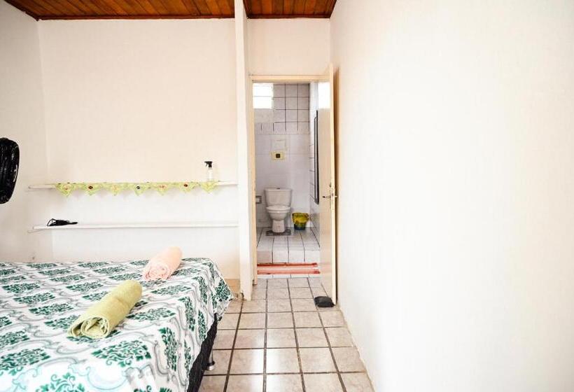 جناح, Hostel Mineiros