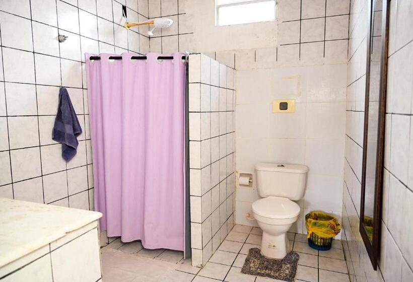 جناح, Hostel Mineiros