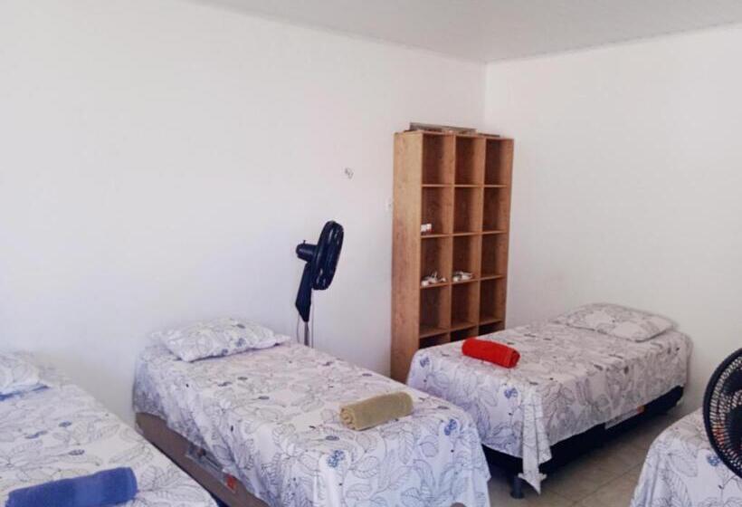 سرير فى غرفة مشتركه, Hostel Mineiros
