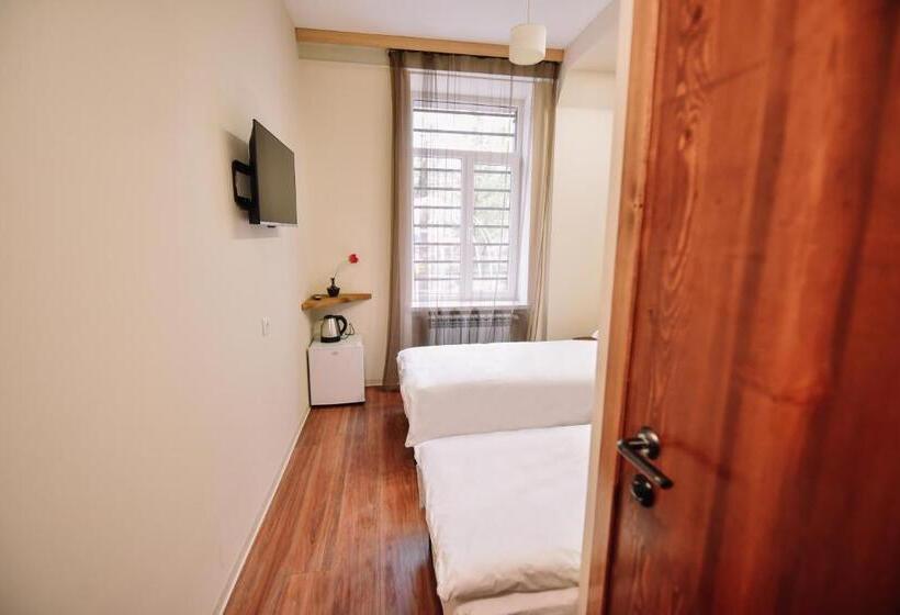 اتاق استاندارد, Lori Guest House