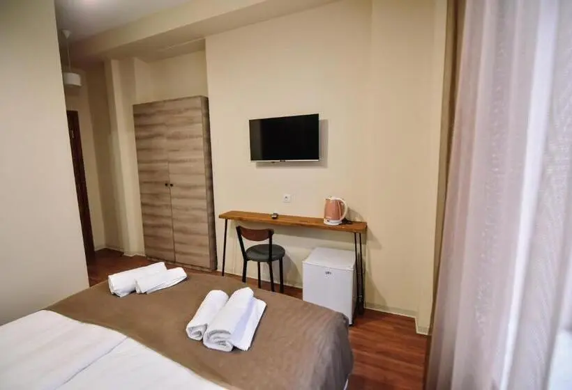 اتاق لوکس, Lori Guest House