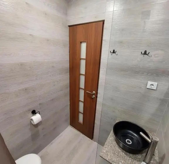 اتاق استاندارد چهار تخته, Lori Guest House