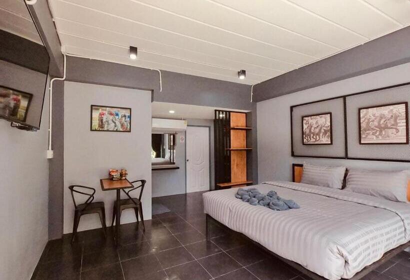 Номер Deluxe Кровать Кинг, The Stories Resort
