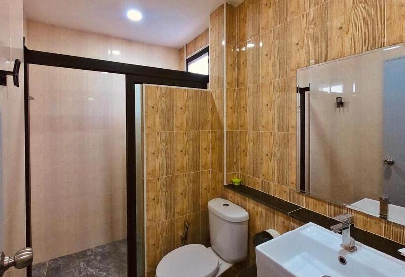 غرفة قياسية مطلّة علي حمام السباحة, The Stories Resort