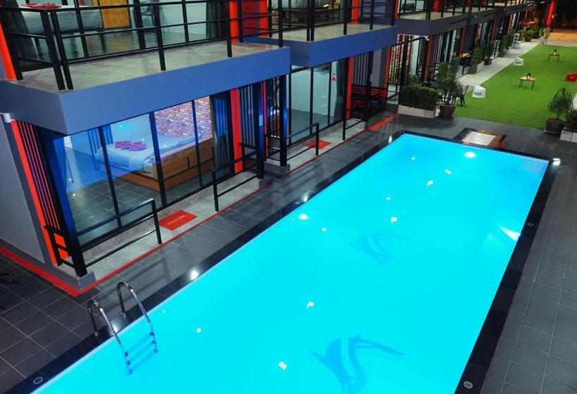 غرفة قياسية سرير كينج, The Stories Resort