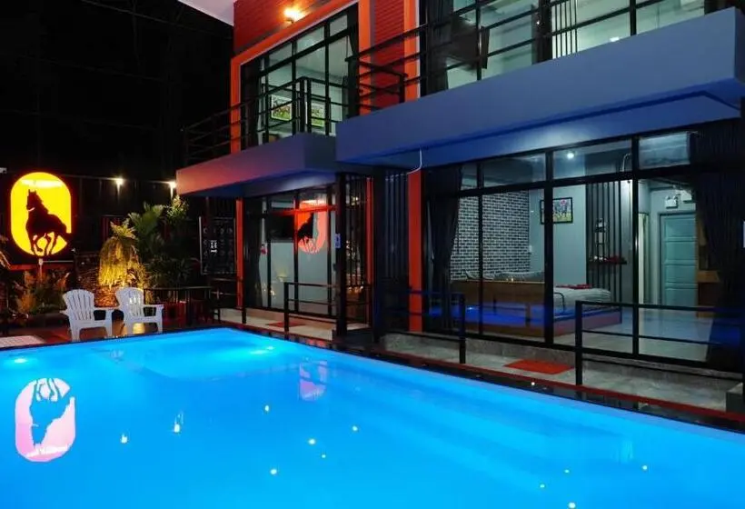 Suite Familiar, The Stories Resort