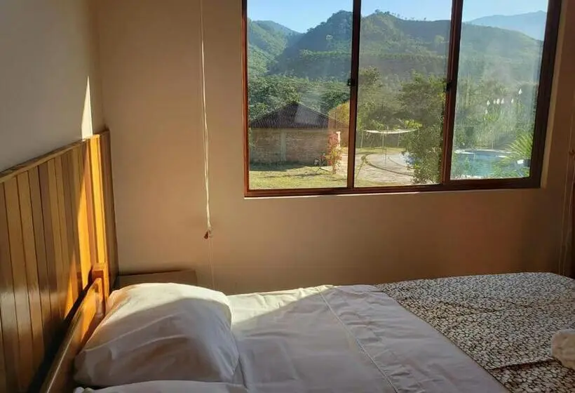 スタンダードバンガロー, Mercedes Lodge