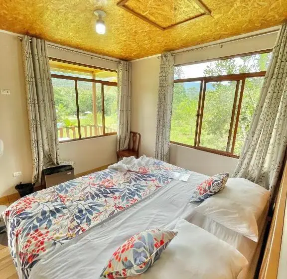 スタンダードバンガロー, Mercedes Lodge