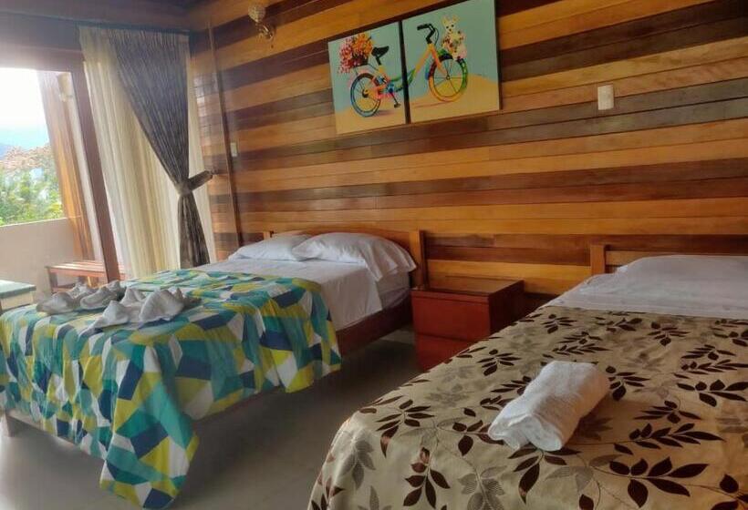 اتاق خانوادگی با چشم‌انداز باغ, Mercedes Lodge