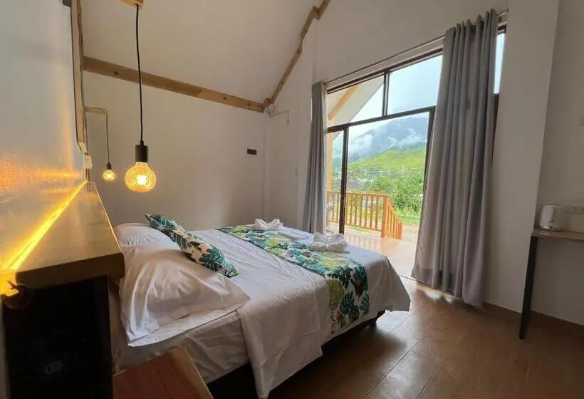 スーペリアーバンガロー, Mercedes Lodge
