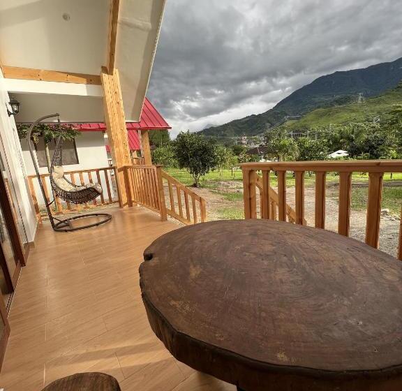 بانگلوی سوپریور, Mercedes Lodge