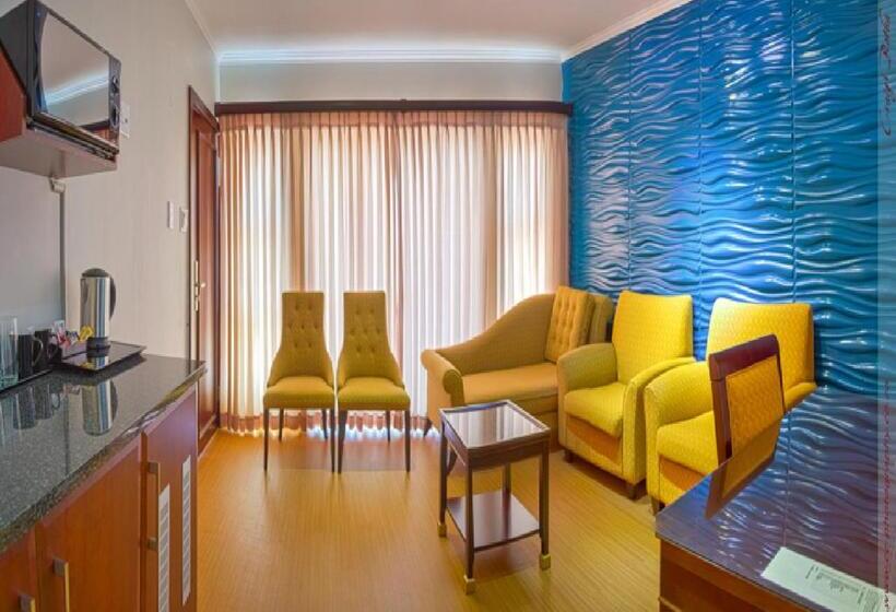 エクゼクティブルーム, The Royal Courtyard