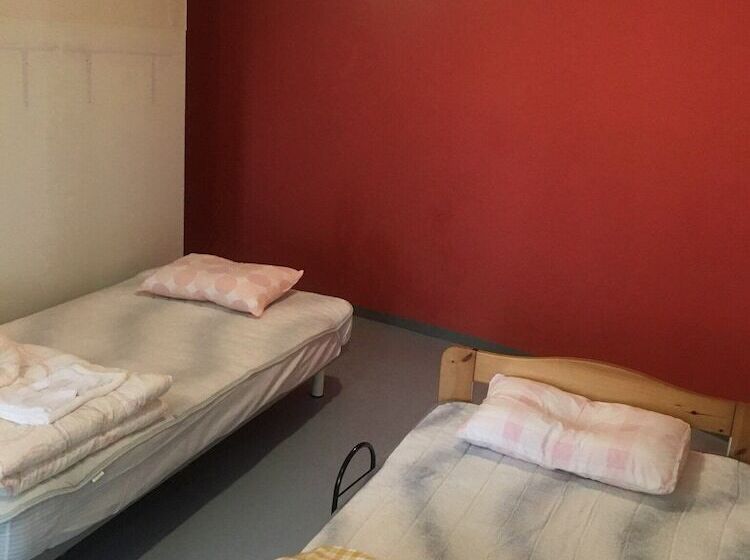 Номер Стандарт, Narita Airport Samurai Hostel