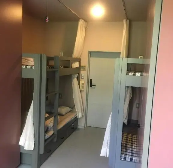 エコノミートリプルルーム, Narita Airport Samurai Hostel