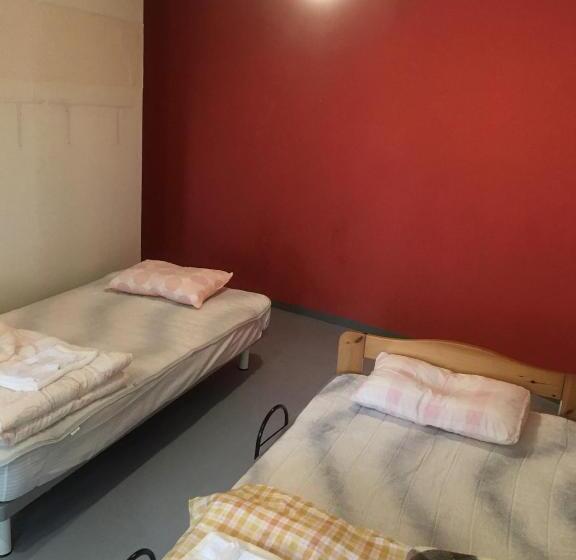 Номер Стандарт, Narita Airport Samurai Hostel