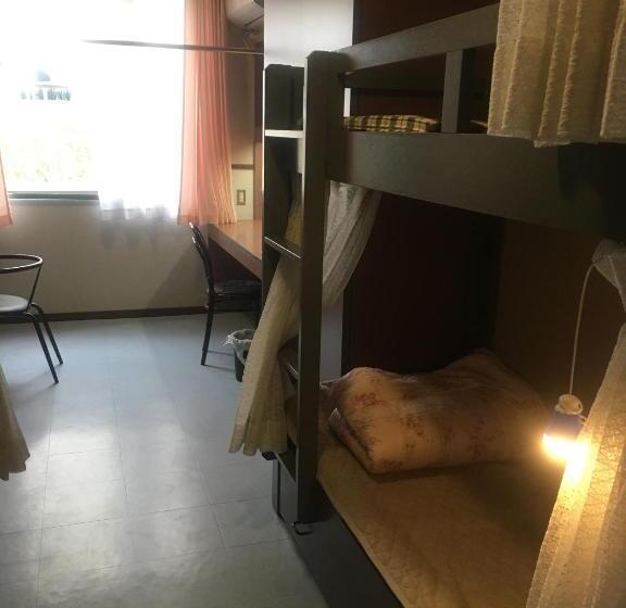 غرفة فردية  مطلة على الحديقة, Narita Airport Samurai Hostel