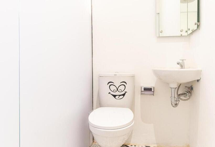 デラックススタジオ, Reddoorz Plus At Mitrotel Medan