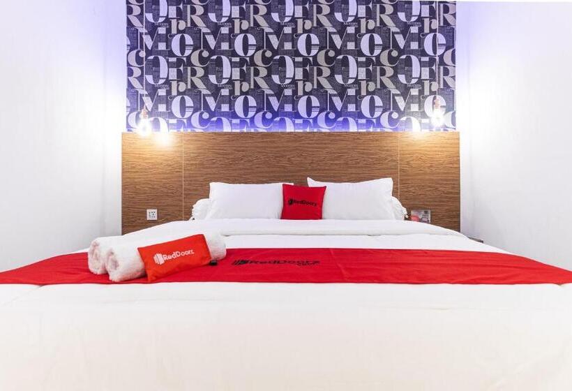 Студия Deluxe, Reddoorz Plus At Mitrotel Medan