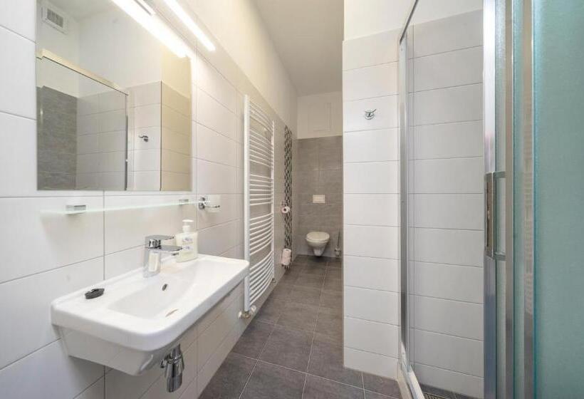 家庭间, Sporthotel Milevsko