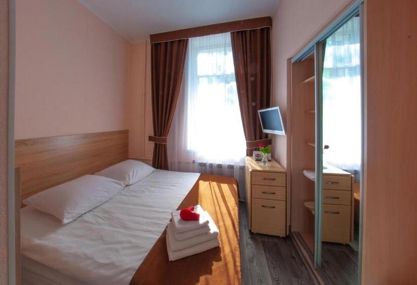 غرفة أساسية فردية, Seven