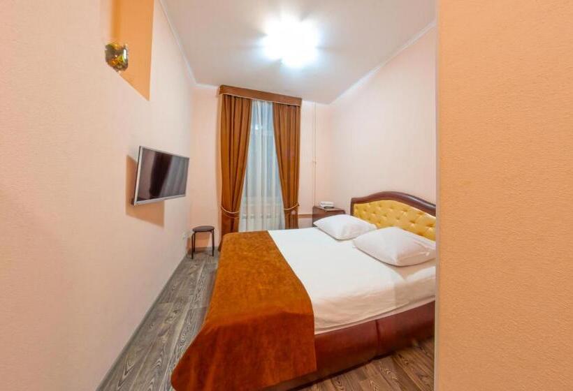 غرفة قياسية سرير كينج, Seven