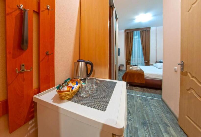 غرفة قياسية سرير كينج, Seven